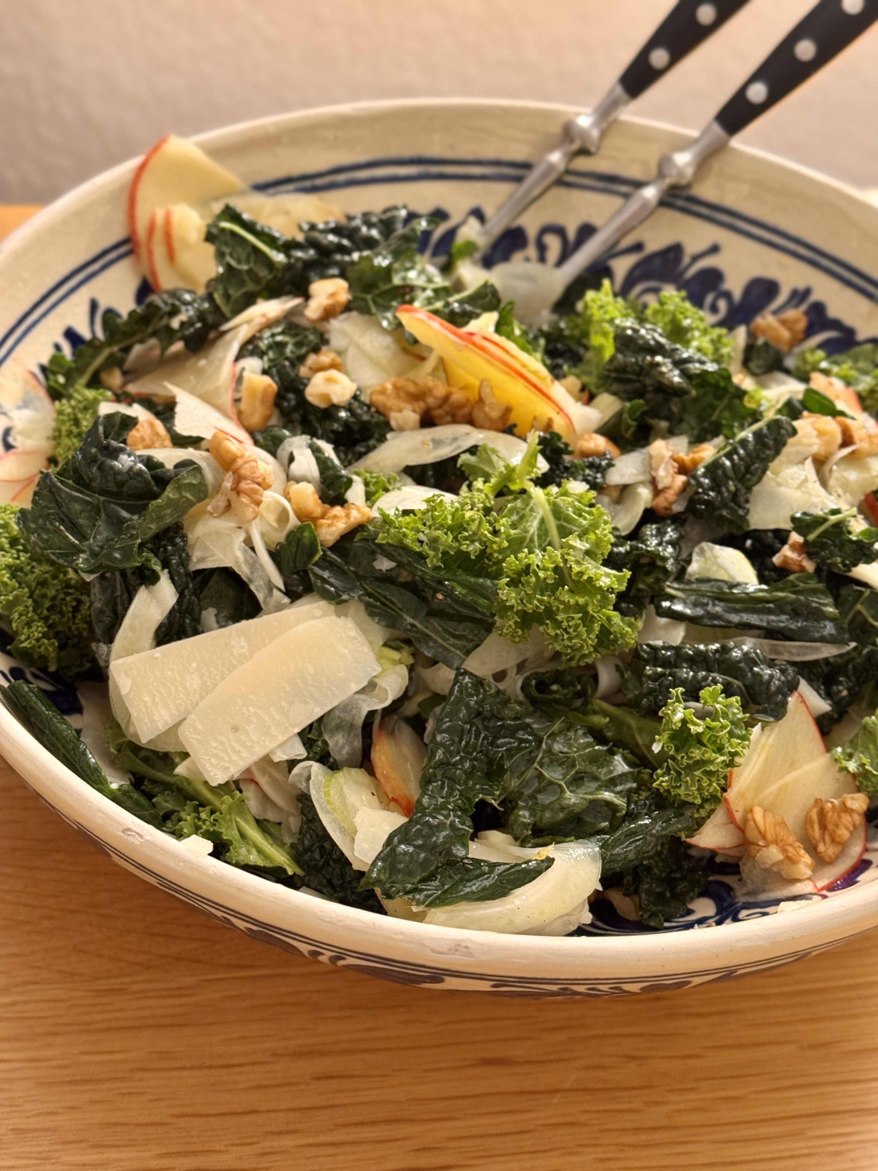 Salată de iarnă cu fenicul si varză Kale