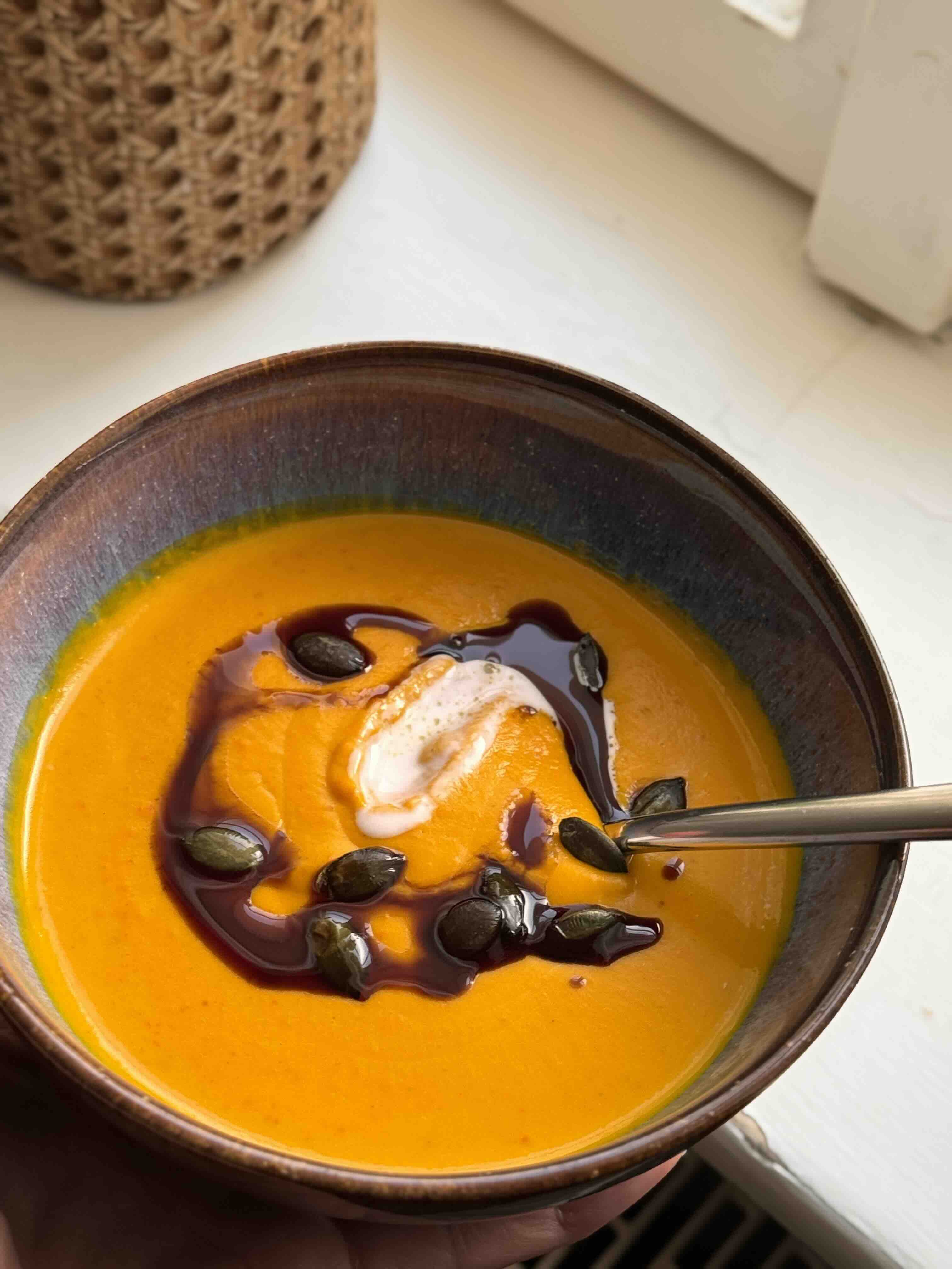 Supă cremă de dovleac și lapte de cocos